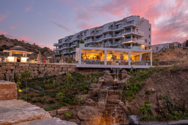 Waterfall Restaurant and Cocktailbar
